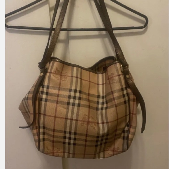 Burberry Haymarket Tote,in great condition, comes with original dust bag. - Picture 2 of 5